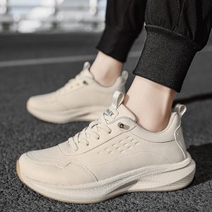 Hot selling wide toe sports shoes for men in autumn and winter, made of leather with popcorn cushioning, wide last running shoes, commuting shoes
