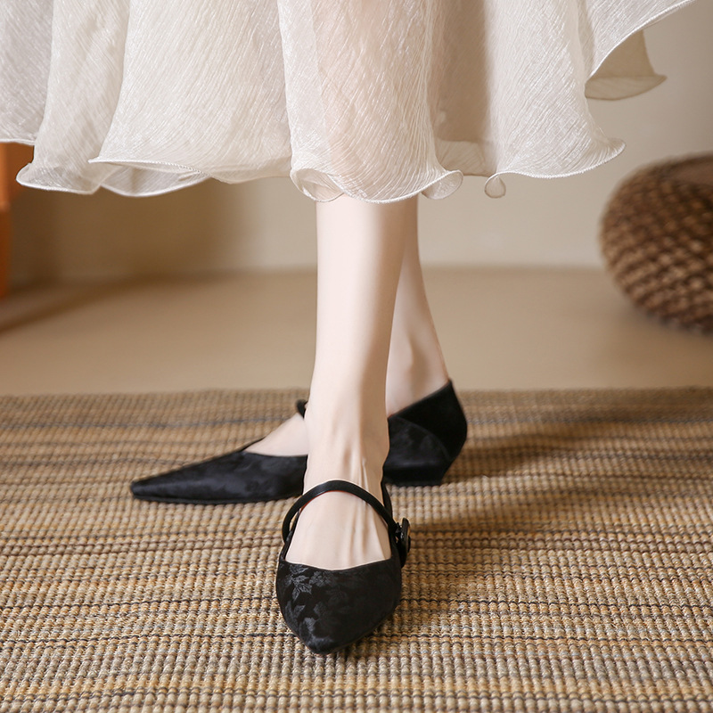 Women's Chinese Style Pointed Toe Flats - Image 3