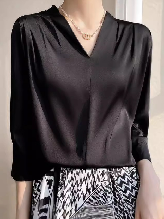 New simulation silk top satin chiffon V-neck top with seven quarter sleeves - Image 5